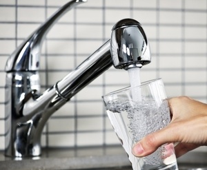 Kunnen we leidingwater wel veilig drinken?